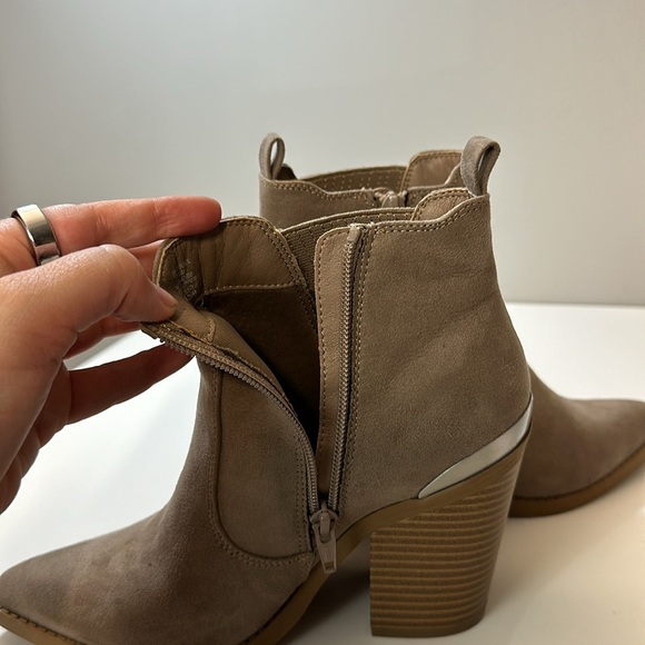 Sun + Stone Abigail Taupe Booties Size 6.5 - Picture 11 of 16